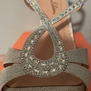 De Blossom Collection formal shoes from David’s Bridal. Worn once. Size 10.